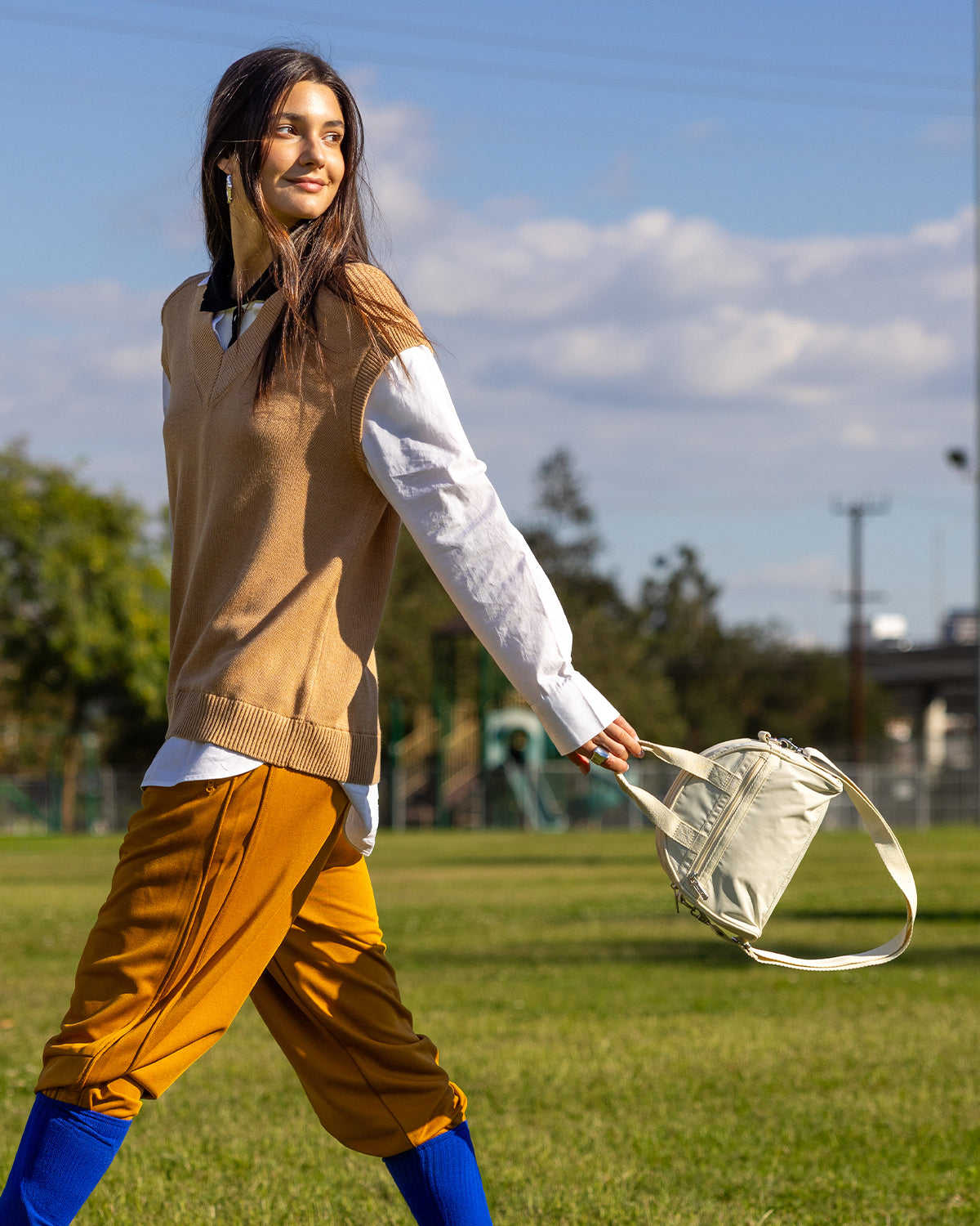 LIGHTEN YOUR WORLD – LeSportsac