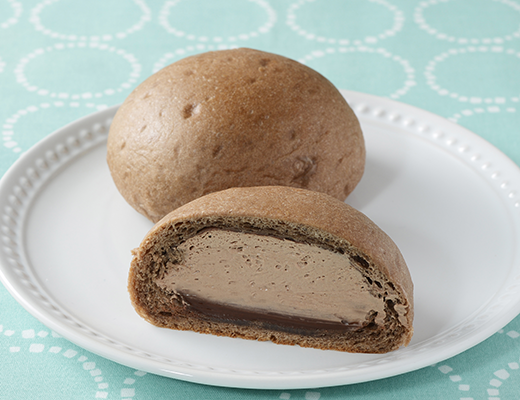 クリームたっぷり！ ふわもち冷やしクリームパン ダブルチョコ