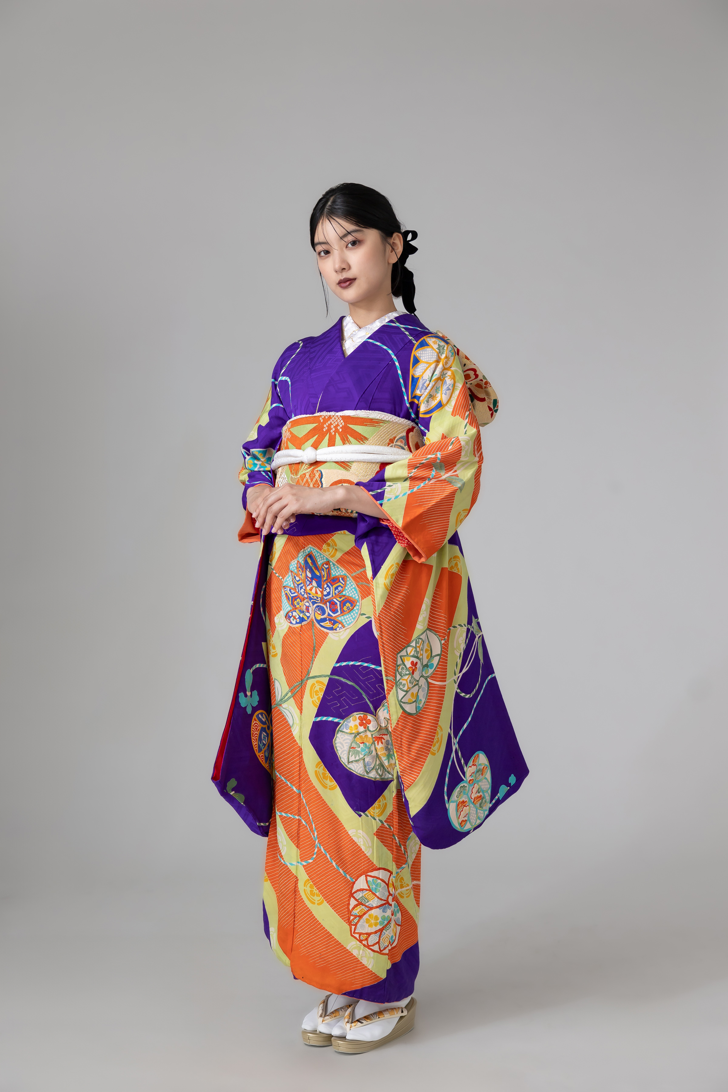 振袖0004 紺藍に鬼灯｜ル・クローゼット