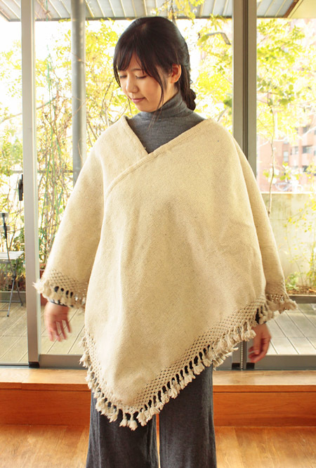 メキシコの無地ポンチョ