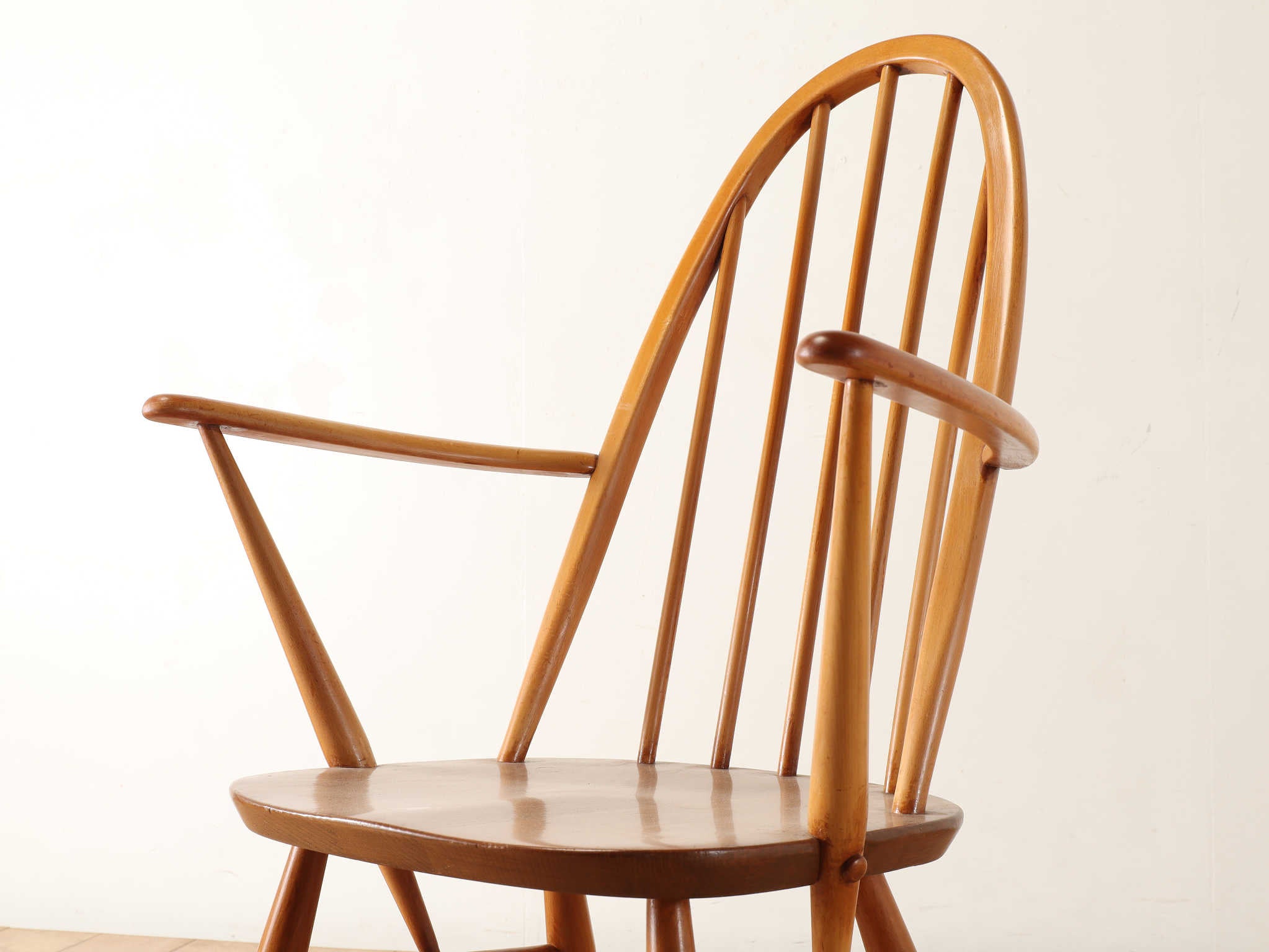 ERCOL アームチェア クエーカー | ロイズ・アンティークス