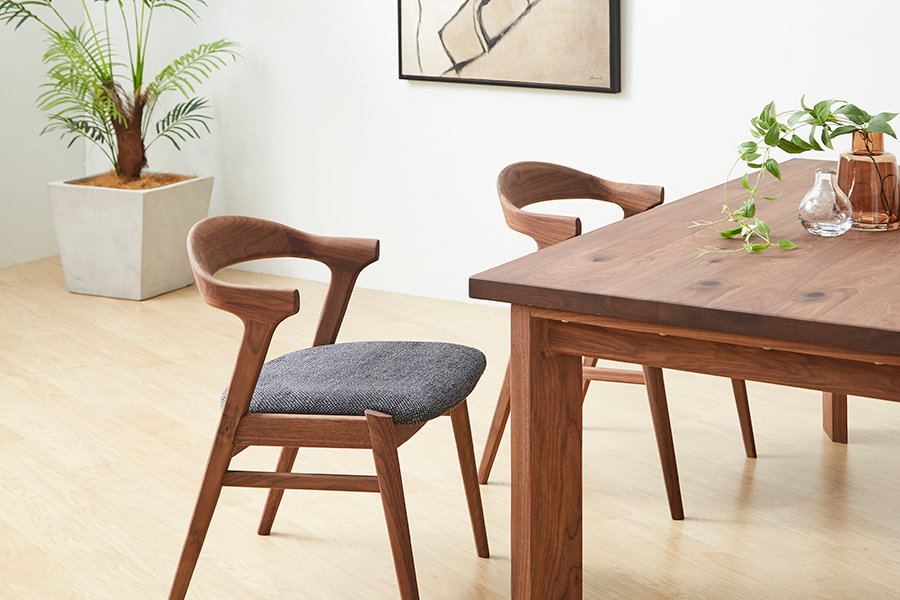 go（ゴウ）アームチェア WN ウレタン塗装（PVC） - ダイニングチェアの