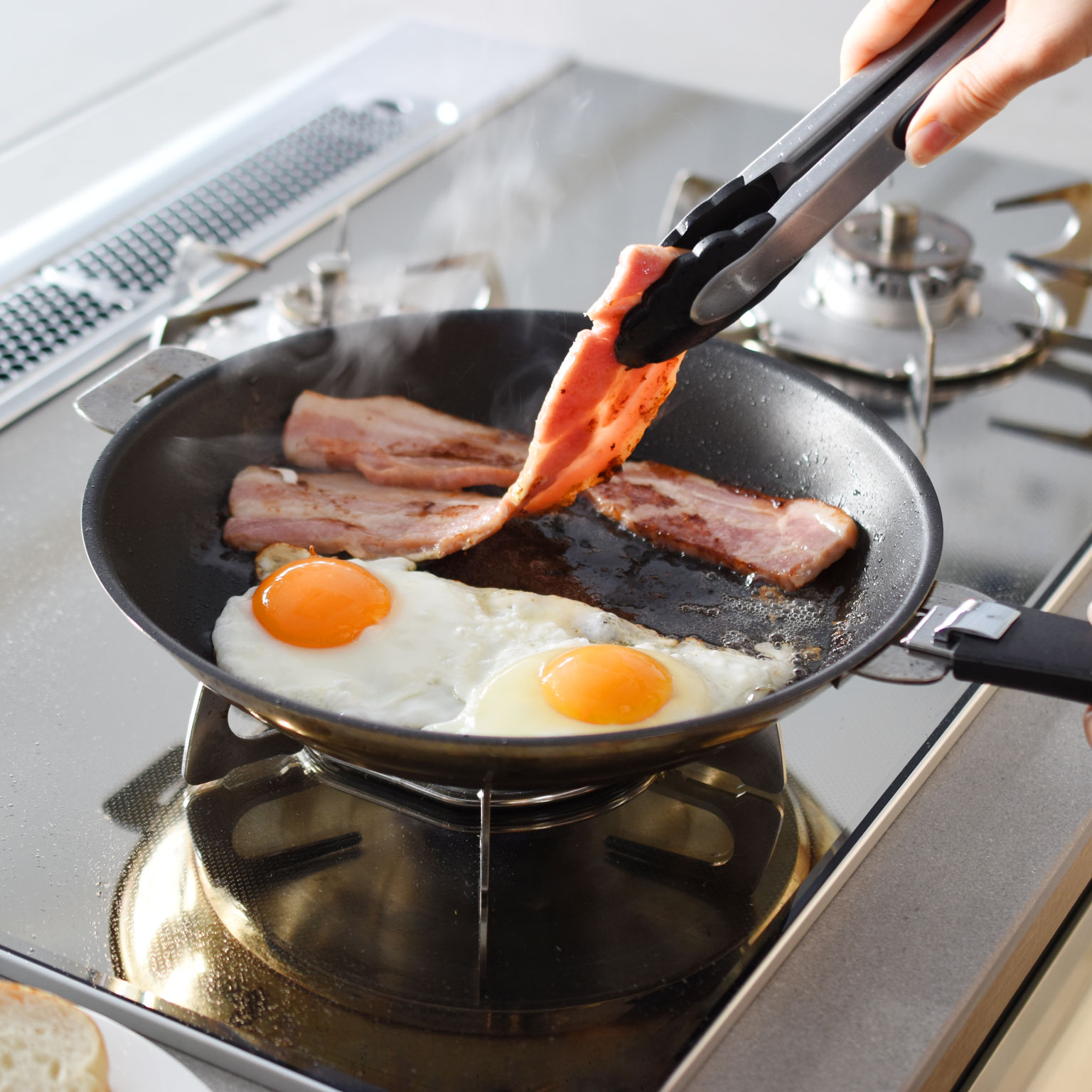 CRISTEL（クリステル）フライパン・中華鍋 | LIVING MOTIF｜家具