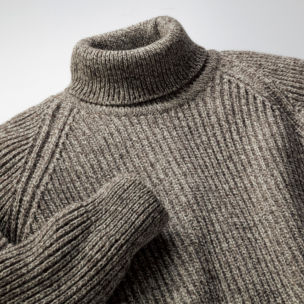 ブラックシープ社 クラシック・タートルネック | ライトアップ