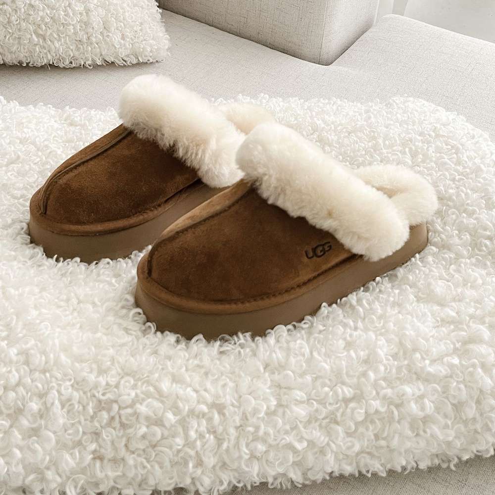 UGG® Disquette Slippers | Linen Chest