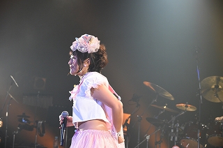 How Old Am I ?!』 桃井はるこ 年忘れライブ!!”レポート!! – リスアニ