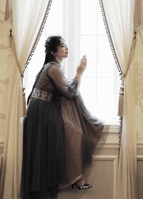 ヴァイス “Beyond Her Extended Hand”琴里 デアラ 英語 ヴァイス