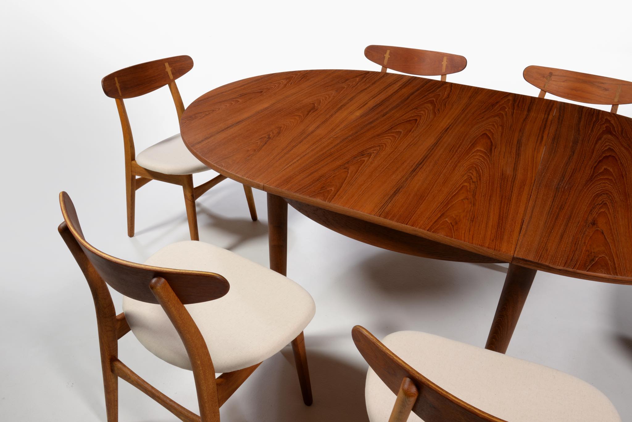 Hans J. Wegner Dining suite｜Luca Scandinavia | 北欧ヴィンテージ