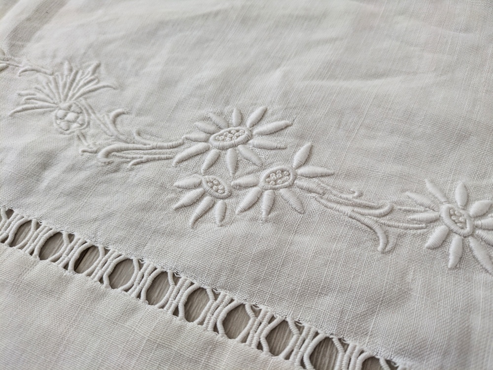 6】たくさん18枚！ フランス アンティーク イニシャル 手刺繍 端切れ 6