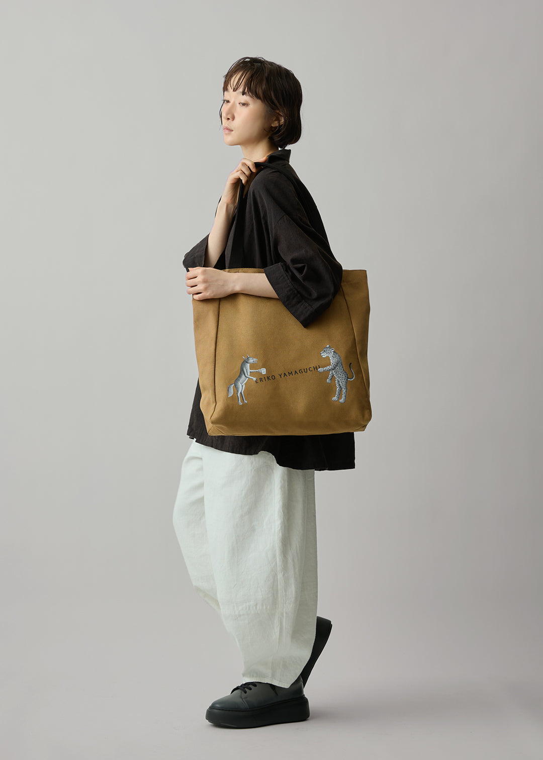EY Print Tote (wolf and tiger) – マザーハウス 公式サイト