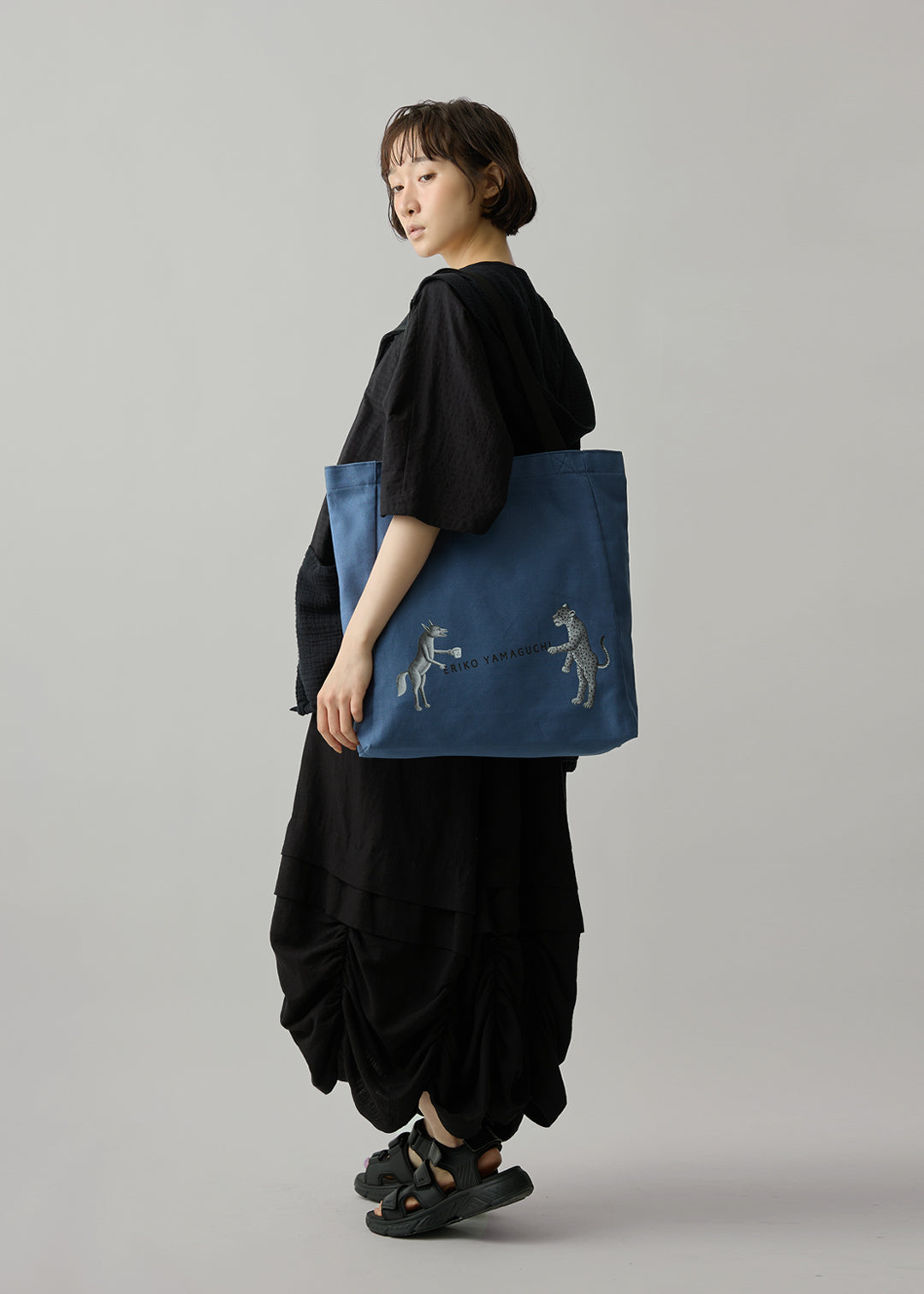 EY Print Tote (wolf and tiger) – マザーハウス 公式サイト