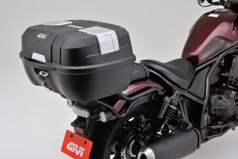 GIVIから通勤・通学にぴったりの新型リアボックス 2タイプ登場