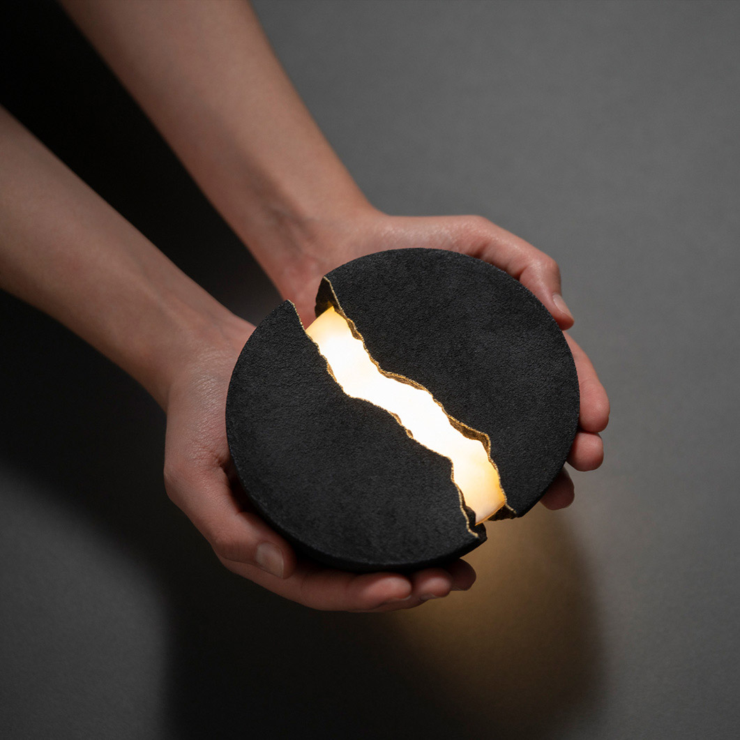 Teno ポータブルスピーカーLEDライト ブラック(ブラック)：テック