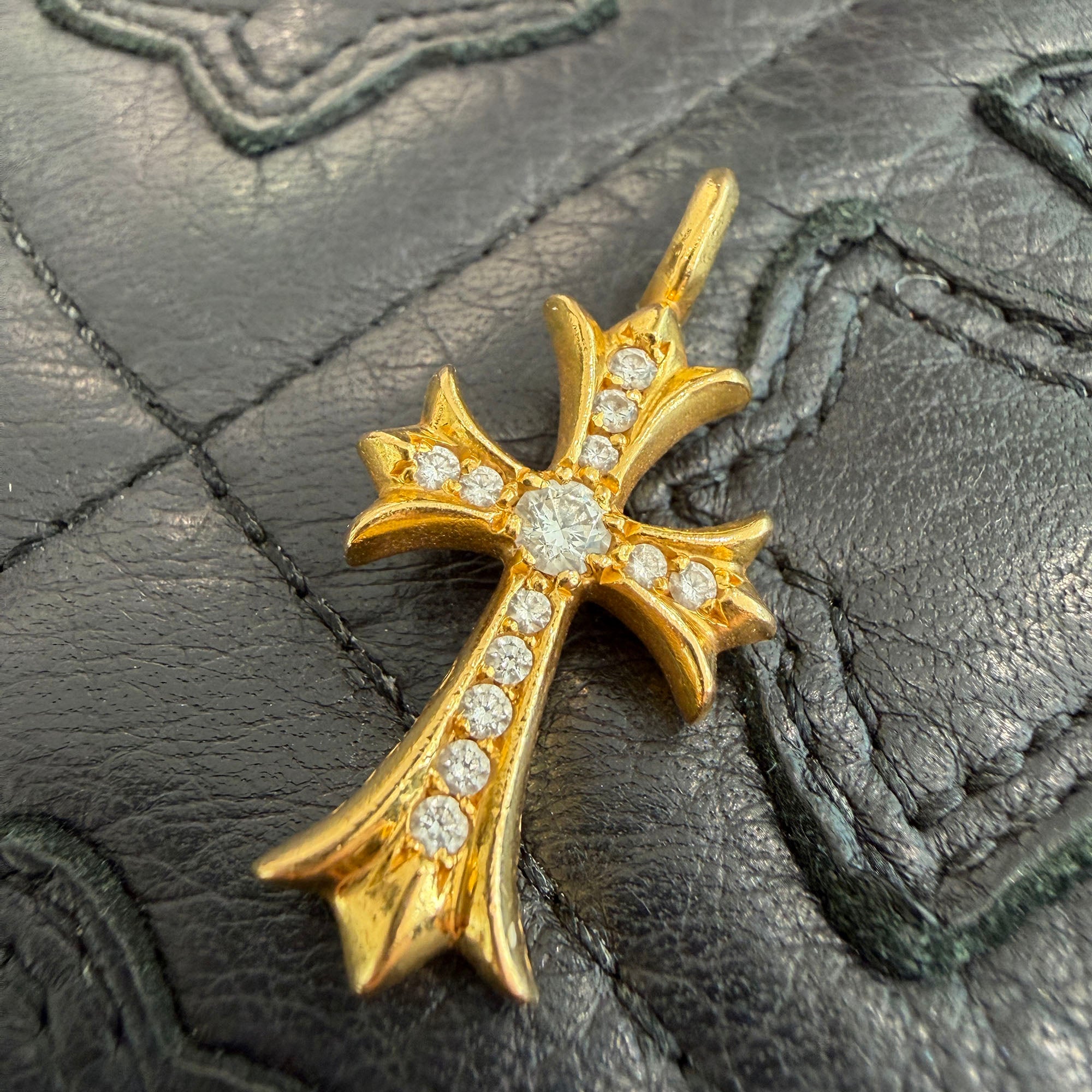 CHROME HEARTS 22K Tiny Fat Cross Pave Diamond Pendant Top クロム