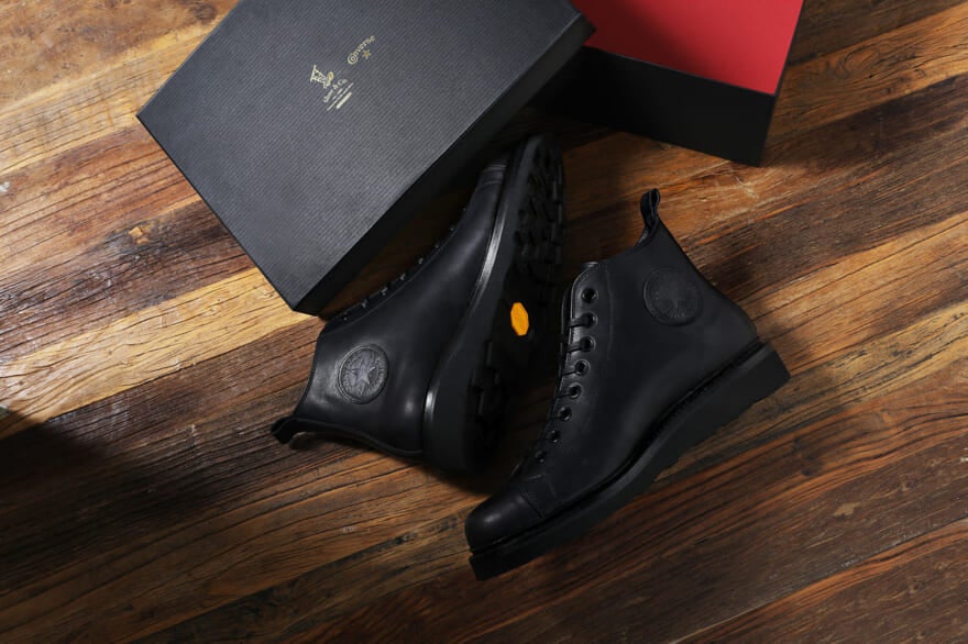 100足限定！これは黒革靴か黒スニか。「コンバース」と「リーガル」が