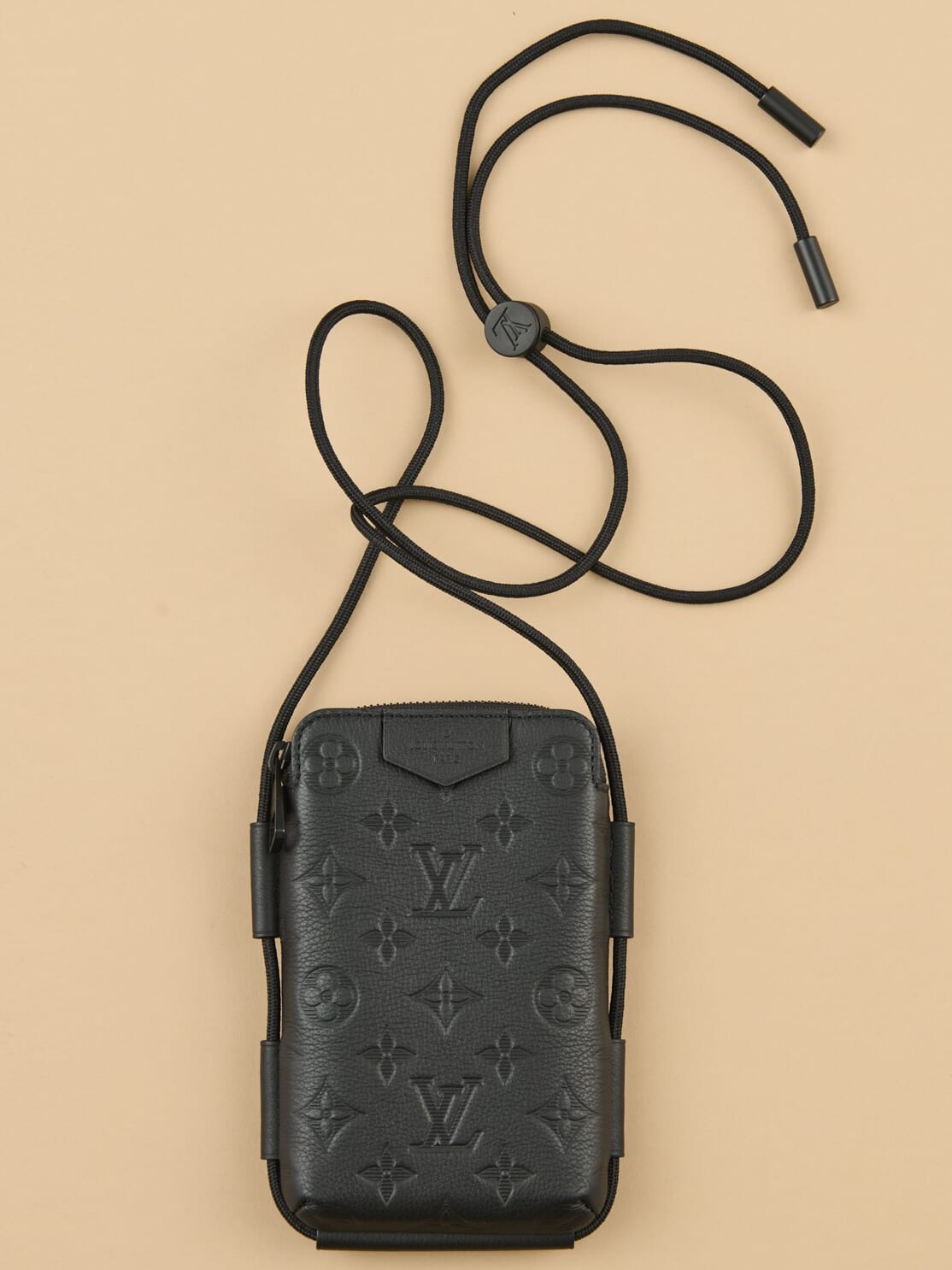 ルイ・ヴィトン」でホリデーシーズンに買うべき“冬の名作小物”6選