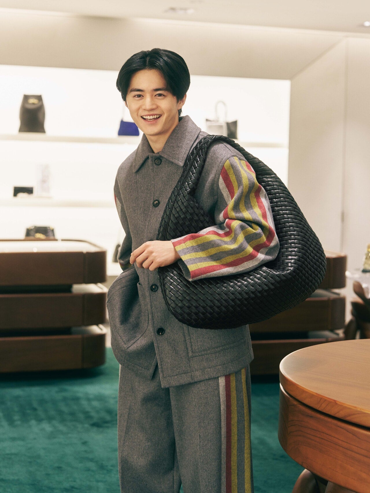 ☆彡ボッテガヴェネタのレザー ストライプ ロンググローブ 6 1/2☆彡