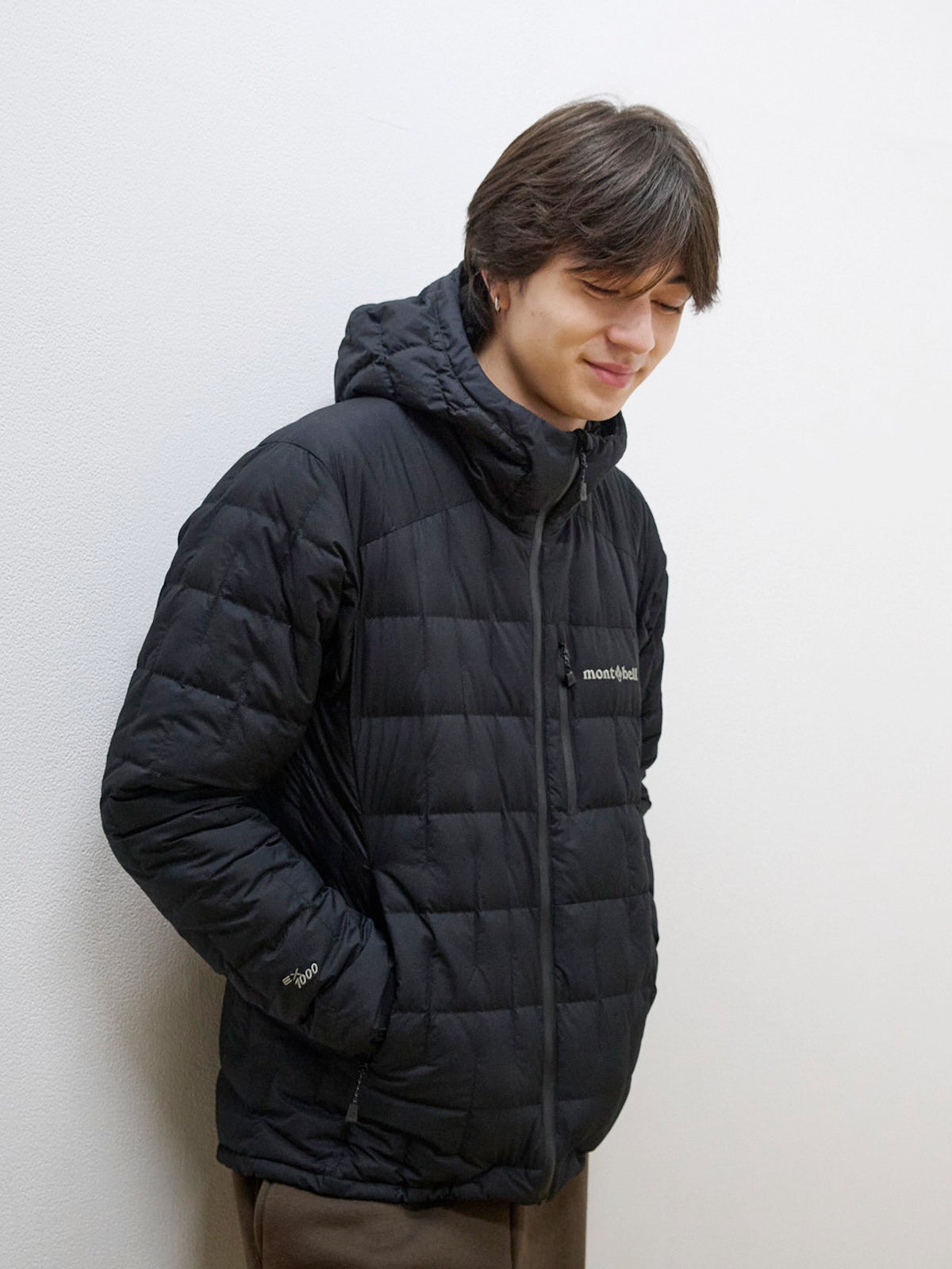 大人気「モンベル」黒ダウンをオシャレな人はどう着こなす？6人の差が