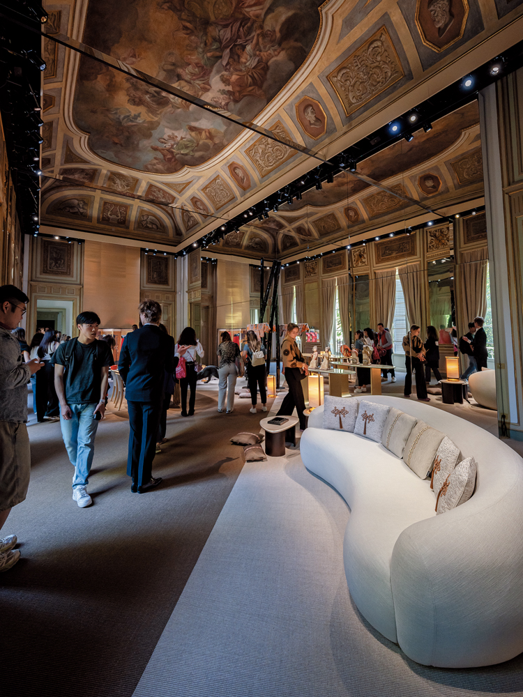 物語を大切にするアルマーニ／カーザの演出とは？ | MEN'S EX ONLINE |