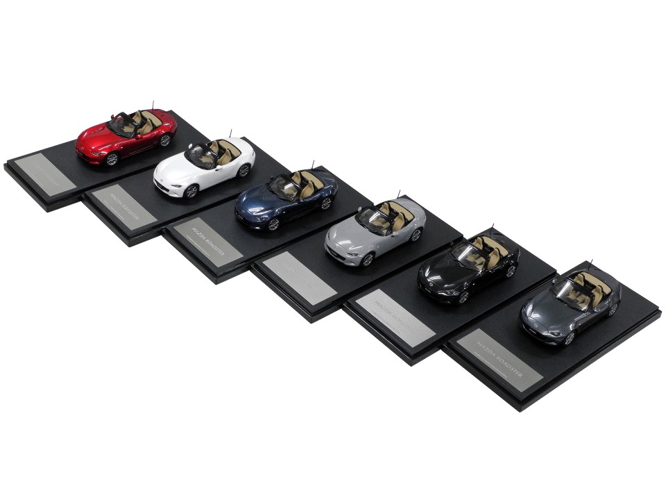 ROADSTER S Leather PKG Vｾﾚｸｼｮﾝ(2024)ﾓﾃﾞﾙｶｰ1/43