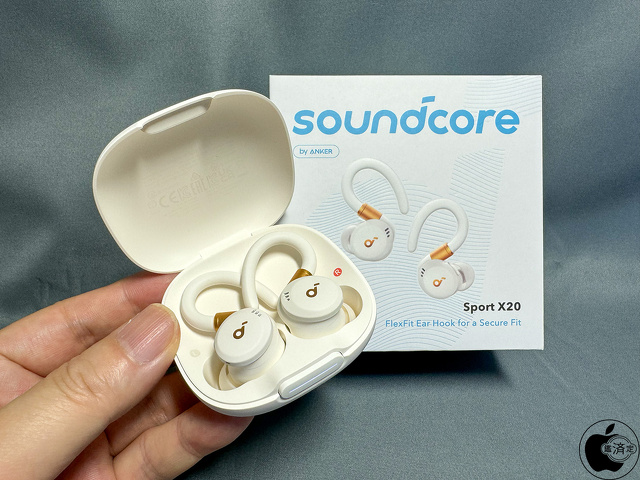 アンカージャパン、スポーツシーンに最適なイヤーフック付きANC搭載