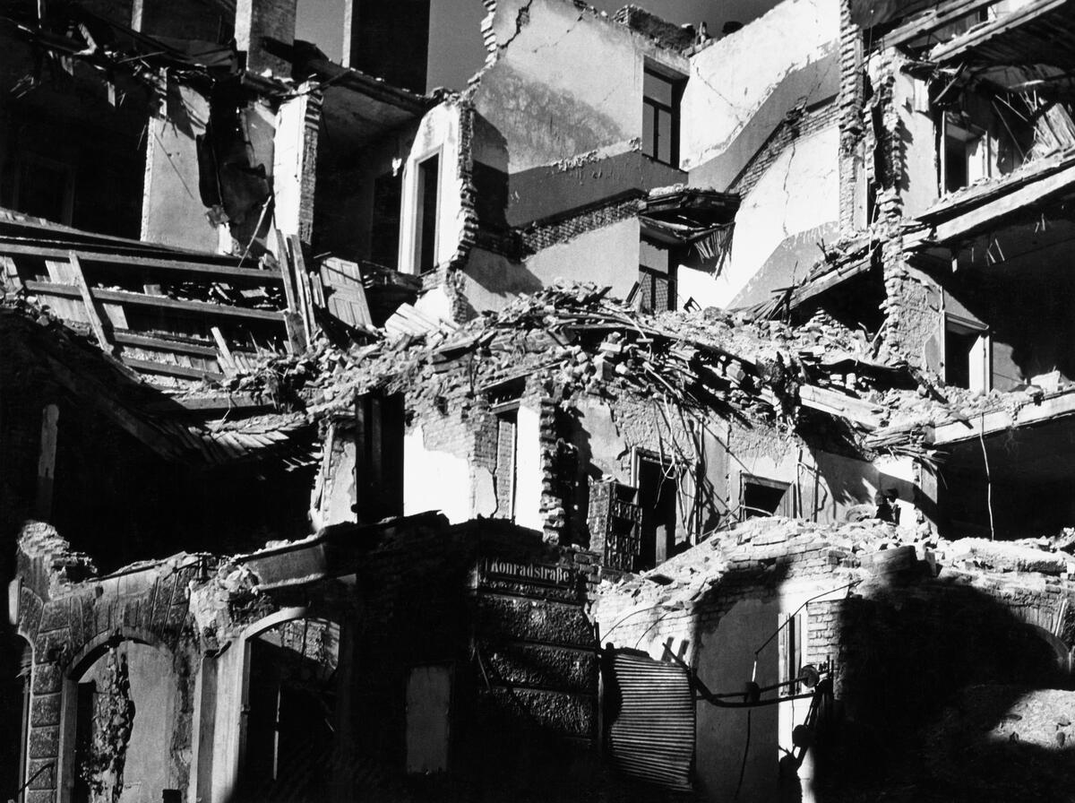 Memento 1945 | Magnum Photos