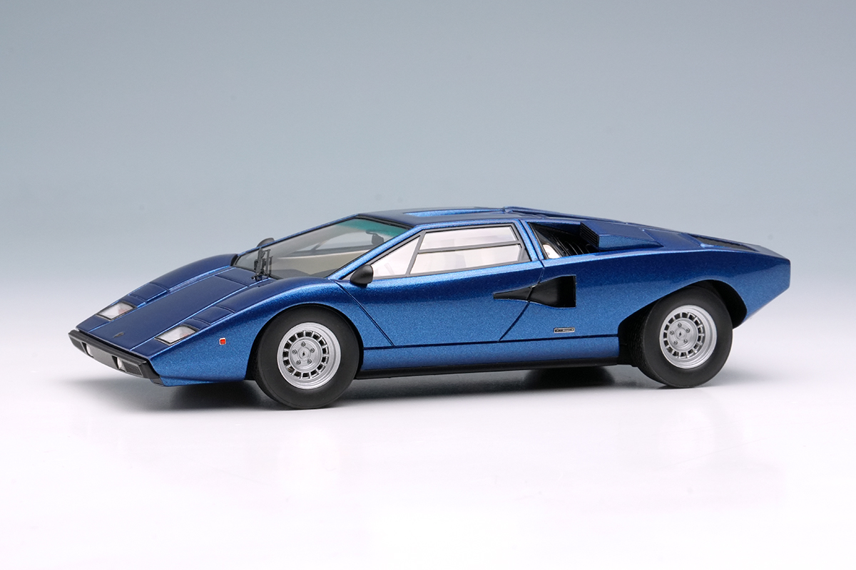 Make Up Co., Ltd. / Lamborghini Countach LP400 1974