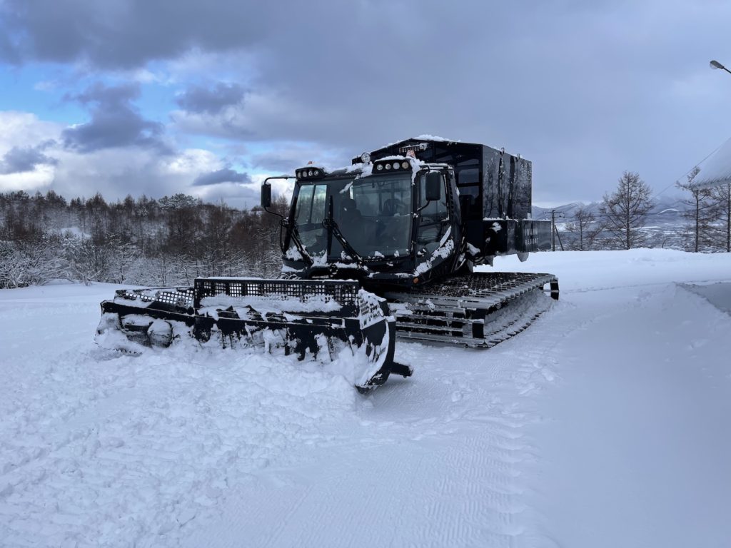 岩内リゾート（Iwanai Resort）のキャットツアーは素晴らしい絶景と斜