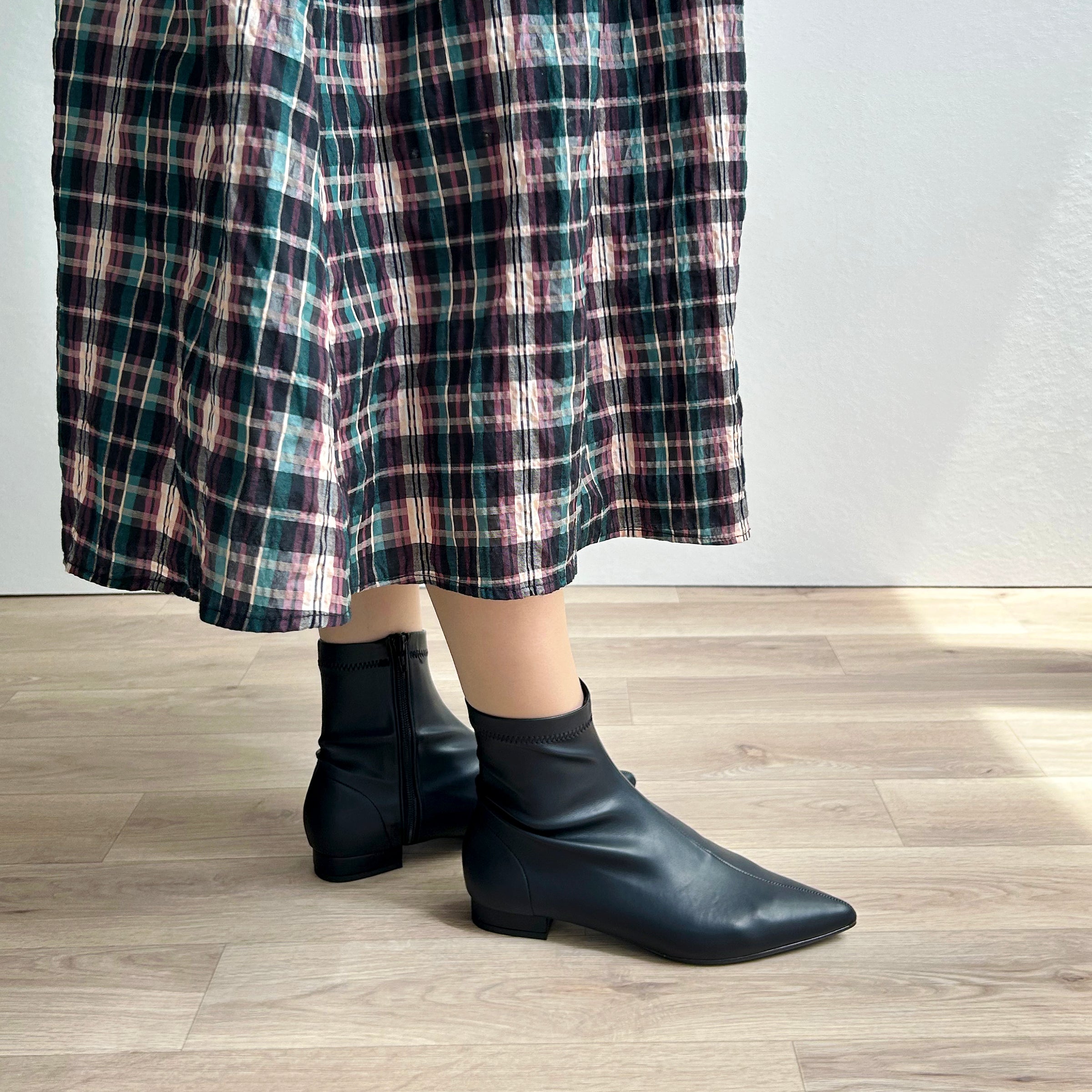 ラストワン60%OFF：ポインテッドトゥ ストレッチフラットブーツ（4788