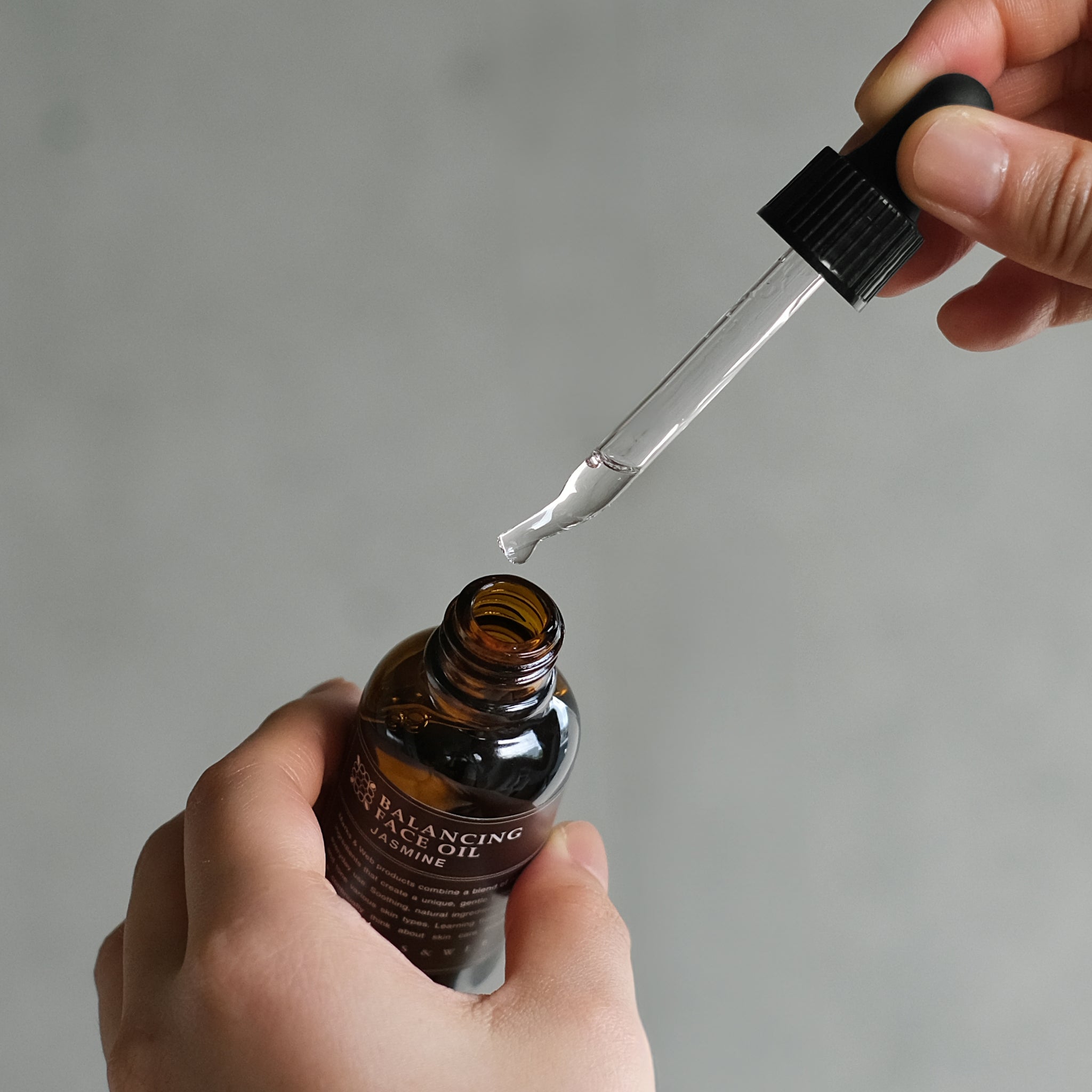 バランシングフェイスオイル｜導入美容液・オイル｜MARKS&WEB