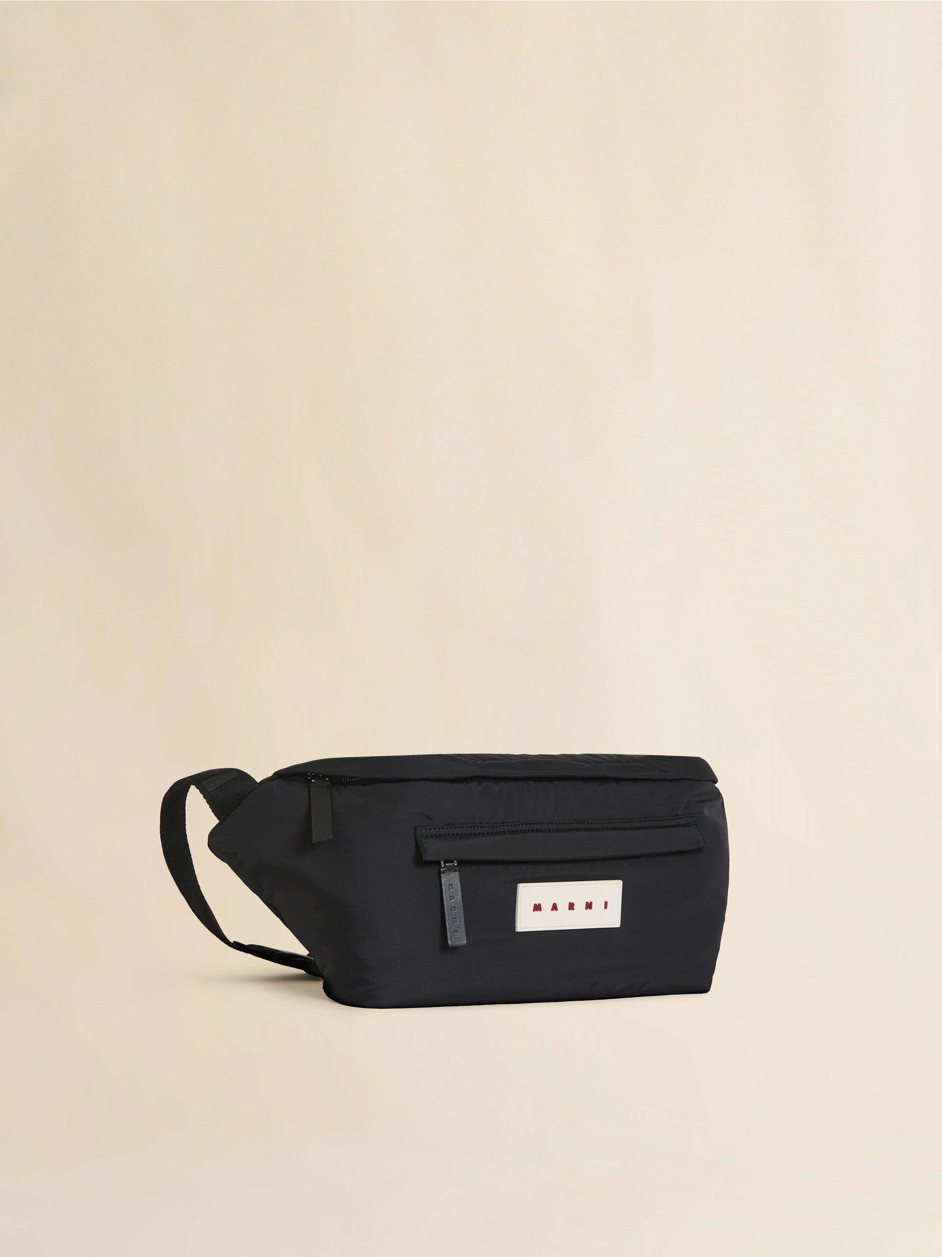 ブラックPuff ボディバッグ | Marni