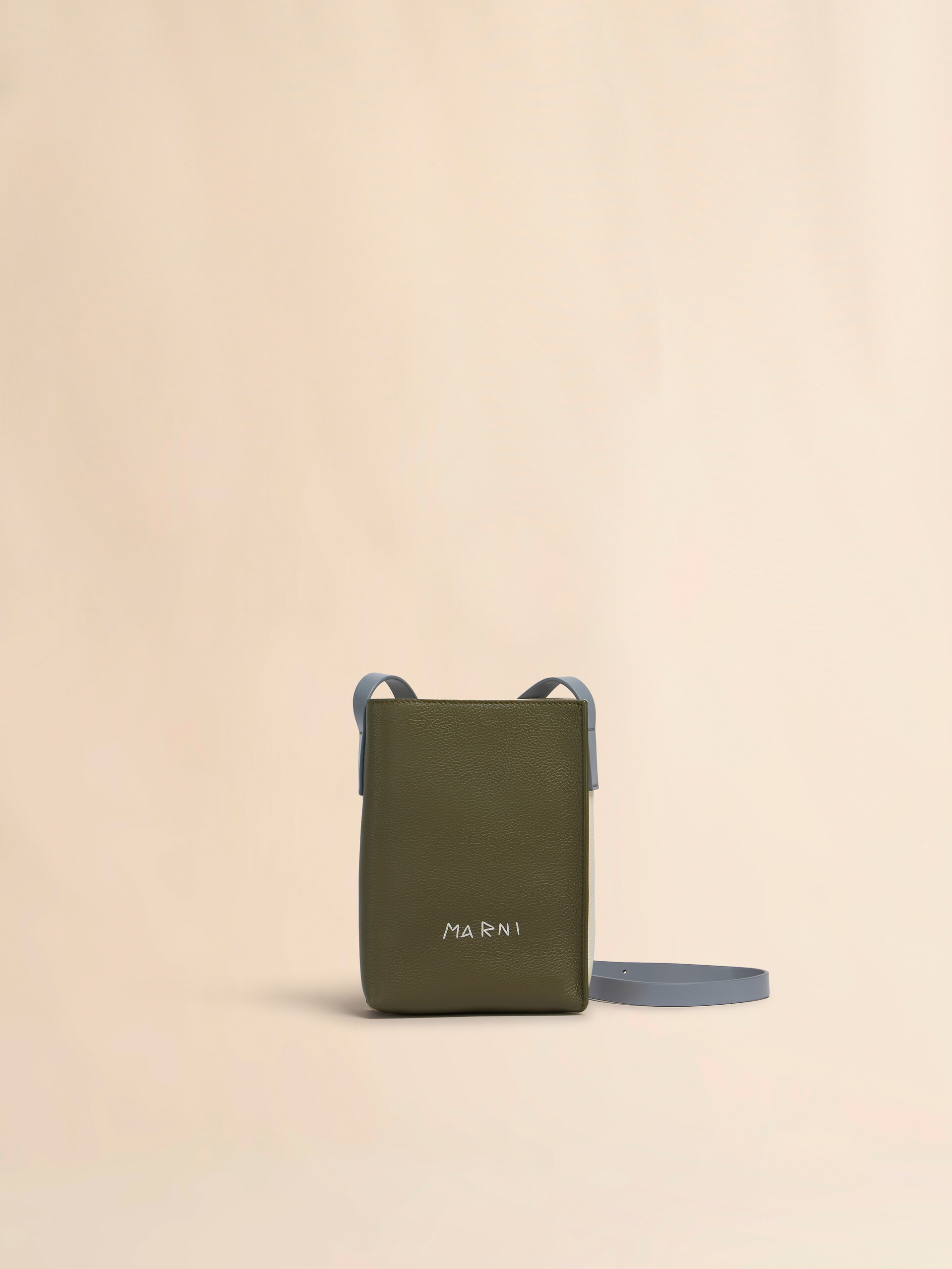 グリーン クリーム ブラウン レザー製 Museo ナノバッグ、マルニ