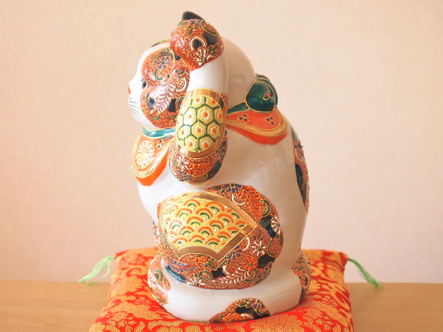 九谷焼盛絵招き猫 高さ45cm 九谷焼盛絵招き猫 高さ45cm