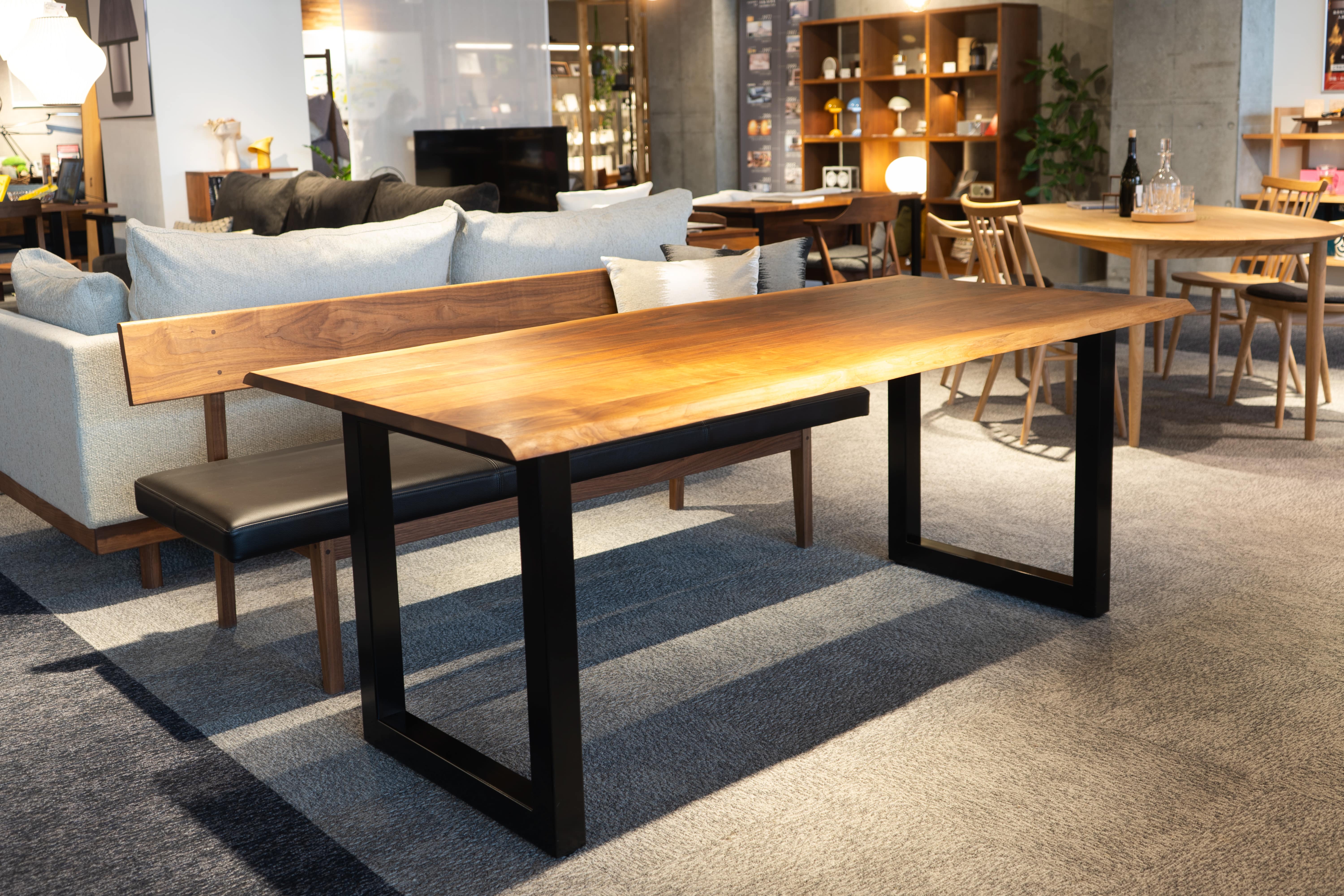 WILDWOOD LIVE EDGE DINING TABLE(幅 100cm × 奥行 90～70cm)の通販