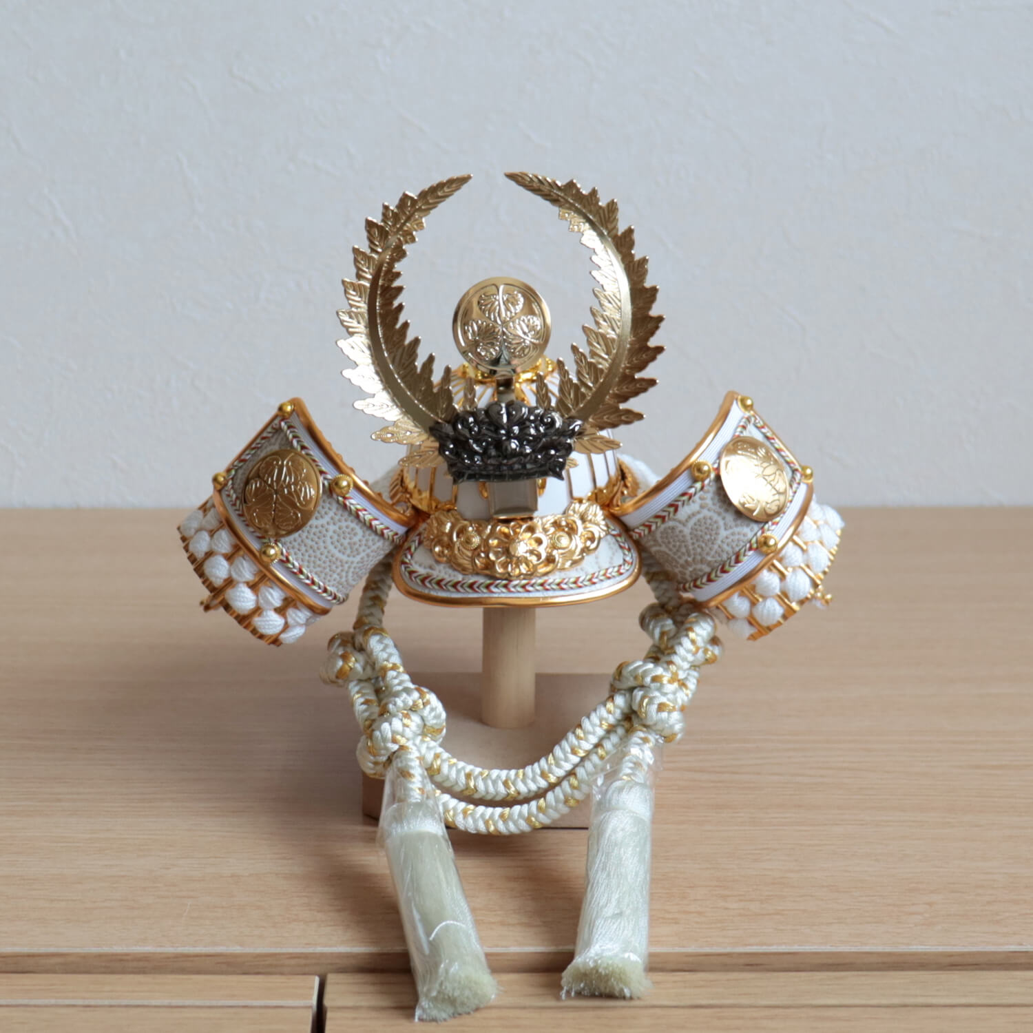 最新作 完全日本製 ホワイト ゴールド 武将 徳川家康 兜 37A 月-tsuki