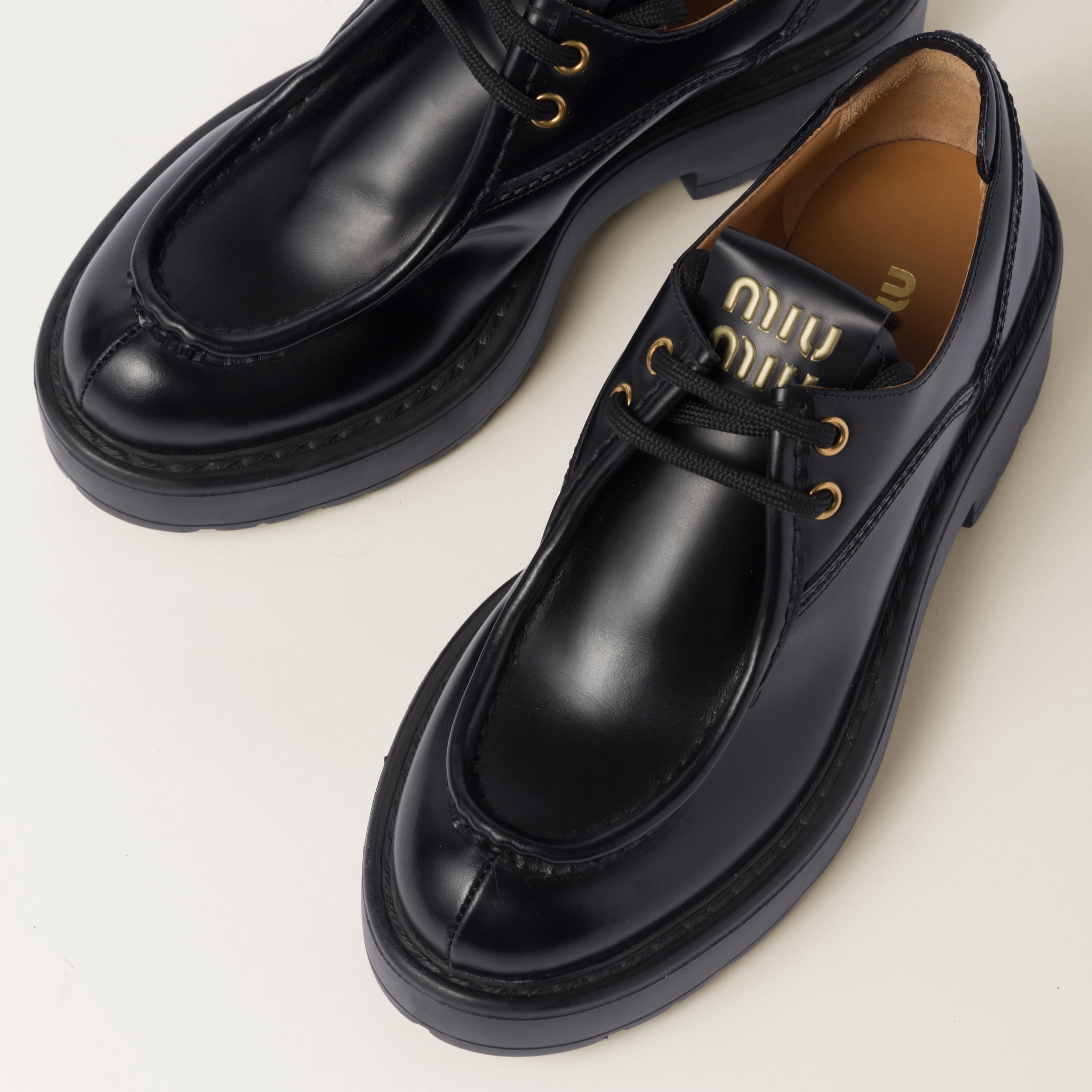 ブラック レザー レースアップ シューズ | Miu Miu