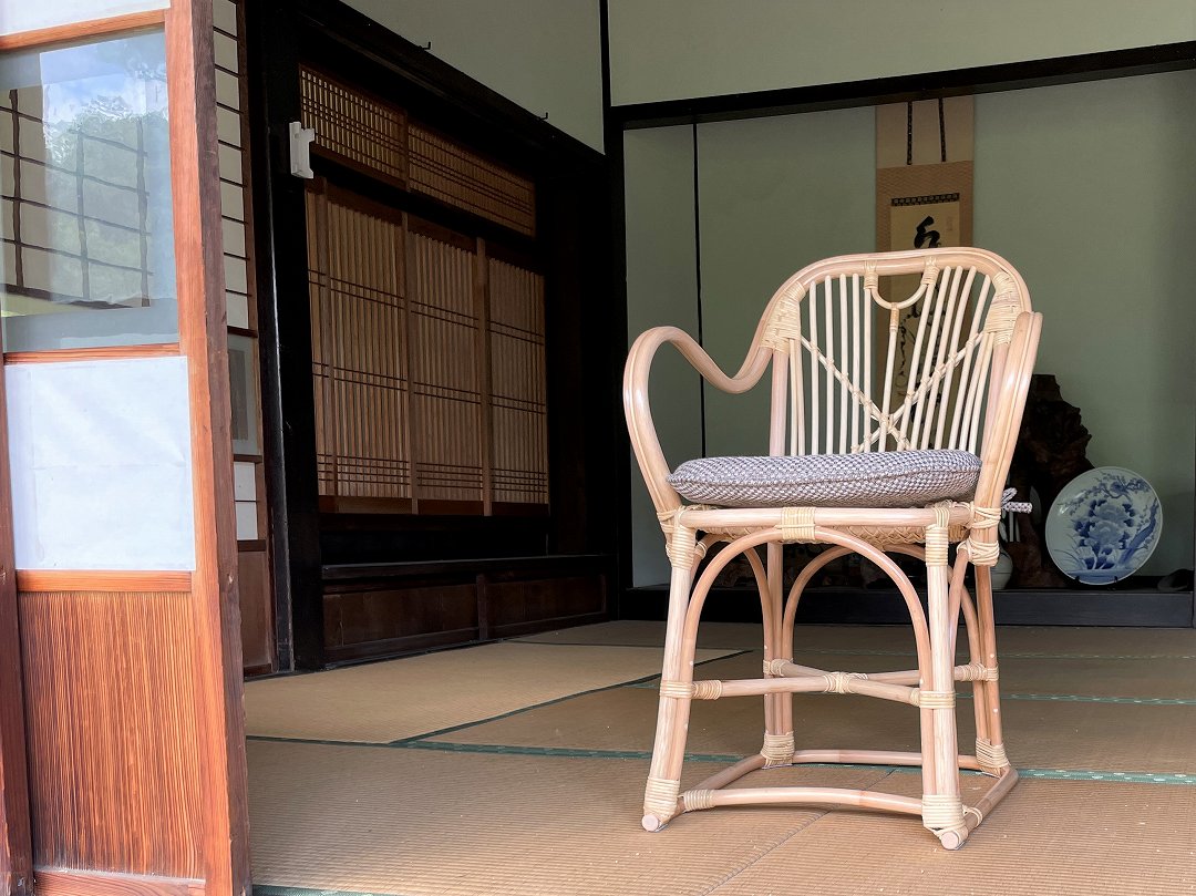 ラタンアームチェア（すり足）｜CH-011SP | 籐家具職人の店みうらラタン