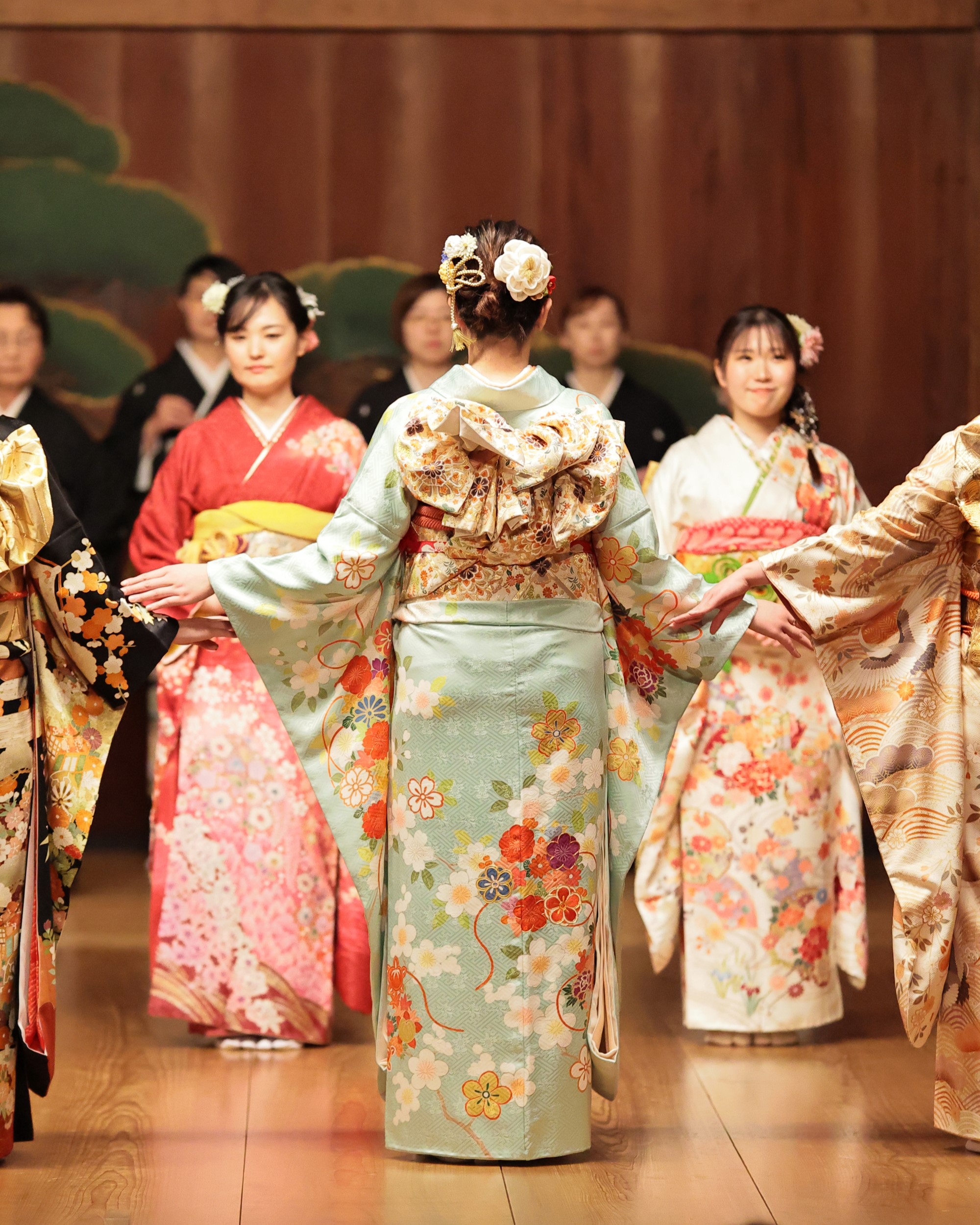 十二単と着物レンタルの雅ゆきで結婚式・京都観光 » お知らせ 【満員