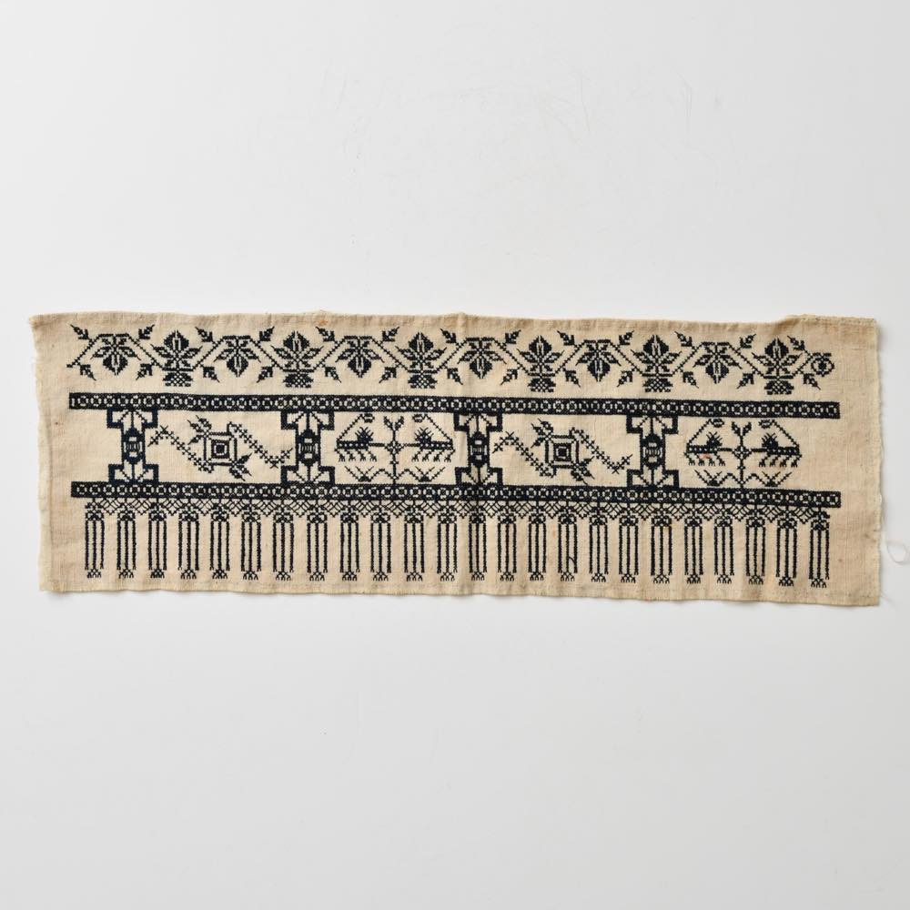 中国 貴州省 苗族 刺繍片 ｜ みんげい おくむら （日本と世界の民芸）