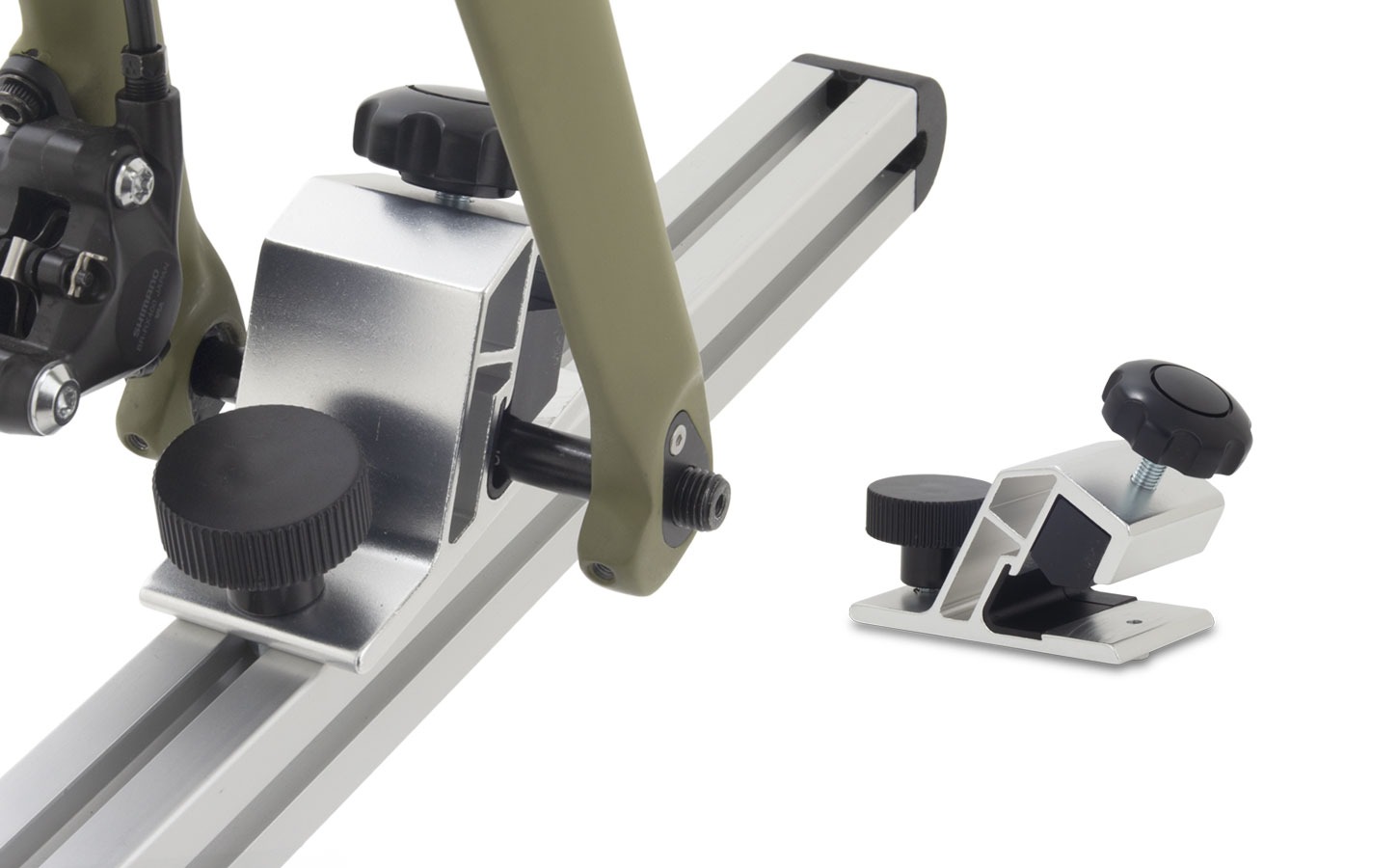 RS-1800 スルーアクスルマウント - MINOURA JAPAN