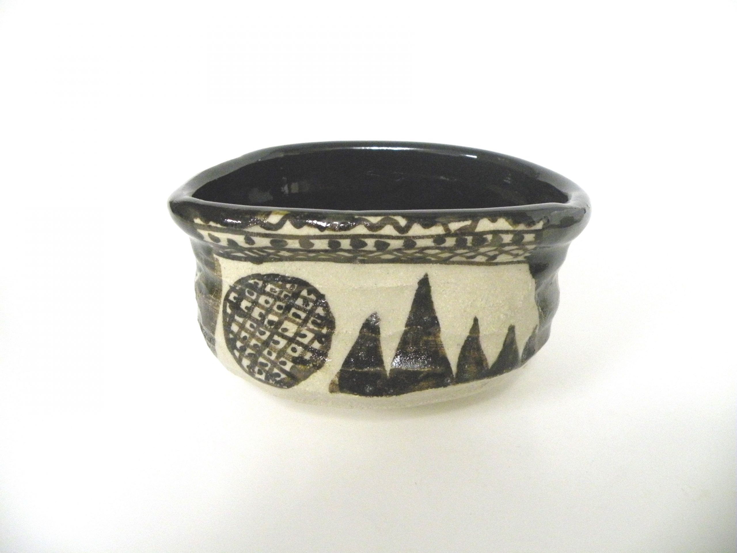 美濃焼伝統工芸品協同組合 | 鼠志野茶碗