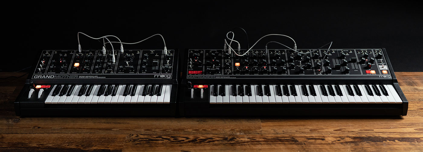 MOOGのMatriarch・Grandmotherのカラーバリエーションモデル「Dark