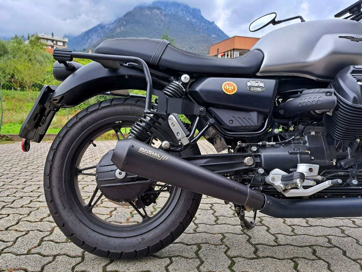 Mistral Short Exhaust - Moto Guzzi V7 850