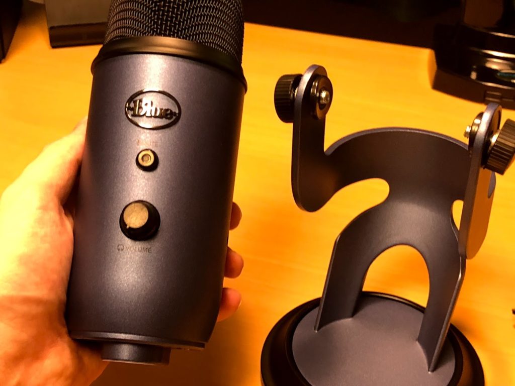 購入レビュー】簡単設定で高音質！USBコンデンサーマイク「Blue Yeti