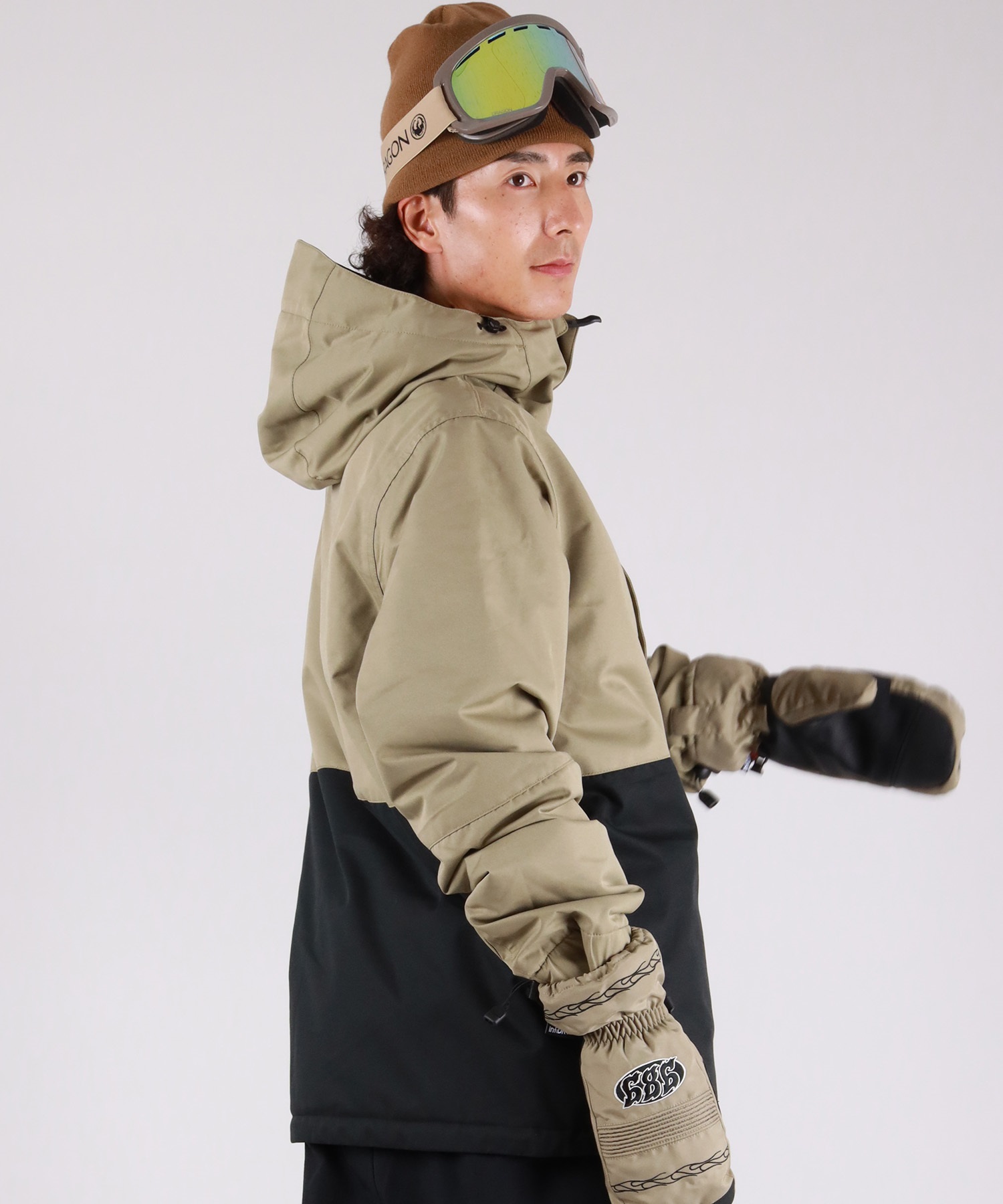 686 シックスエイトシックス FOUNDATION INS JK スノーボード ウェア