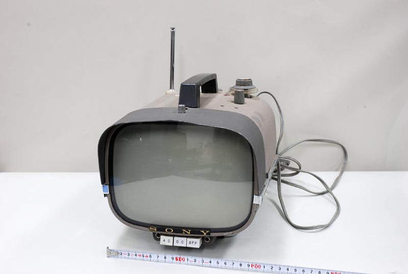 トランジスターテレビ受像機 8-301W | ラジオ受信機 | 第2展示室 | UEC