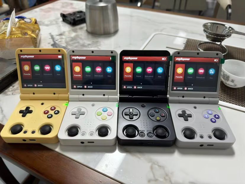 Miyoo Mini Flip revealed in four colours before official release