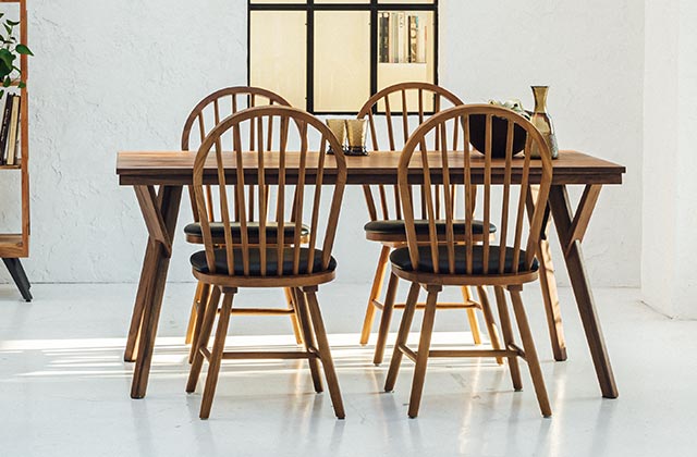 ブラックがアクセント。北欧モダンのダイニング | NOCEノーチェ 家具