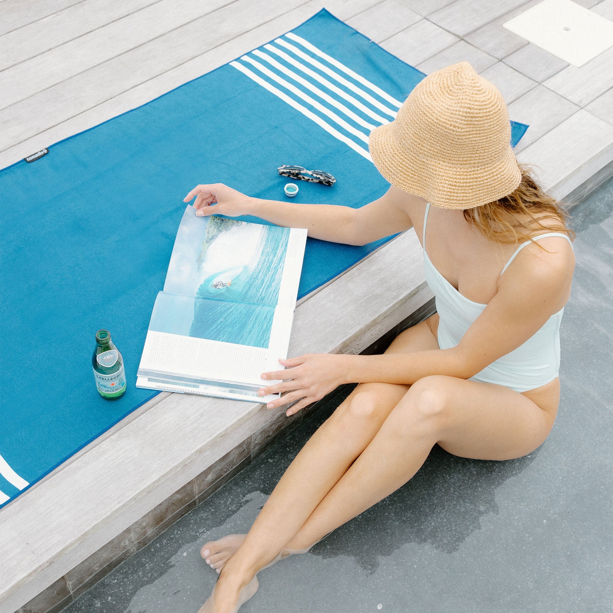 Poolside Navy Blue & White Original Towel for Beach & Travel – Nomadix