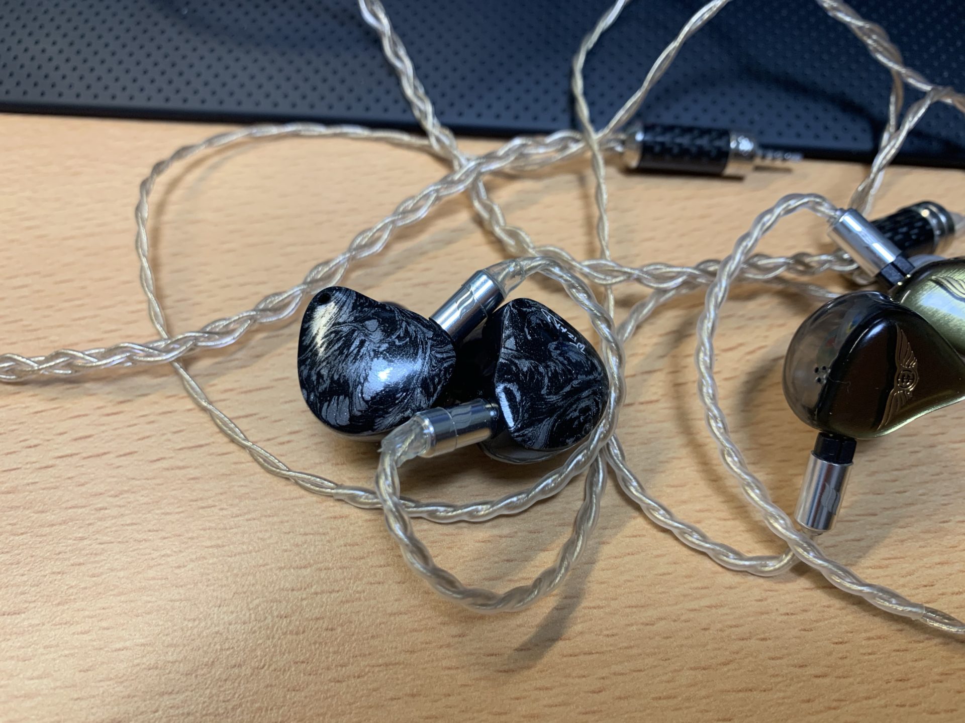 Noble】KHANというイヤホンが最高という話【高級イヤホン使用レビュー